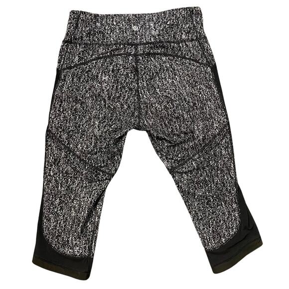Lululemon Athletica Fit Physique Crop Leggings Jacquard approx 12 Black White - Picture 4 of 14